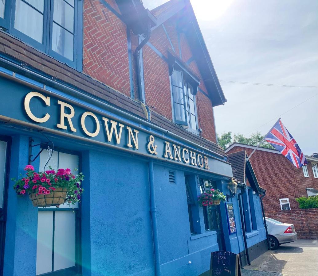 Готель Crown & Anchor Вокінг Екстер'єр фото